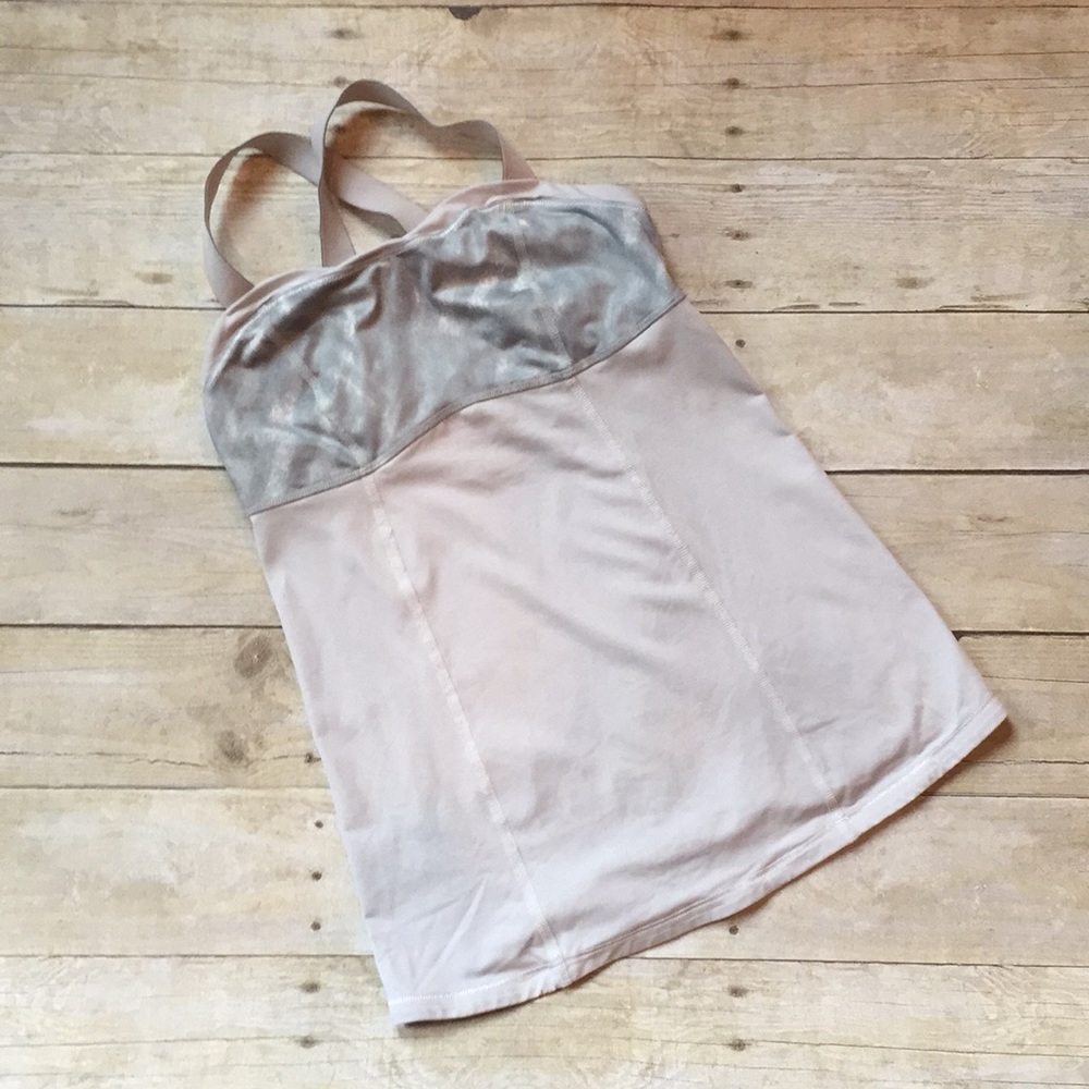 Pre Owned Lululemon Top Size 4